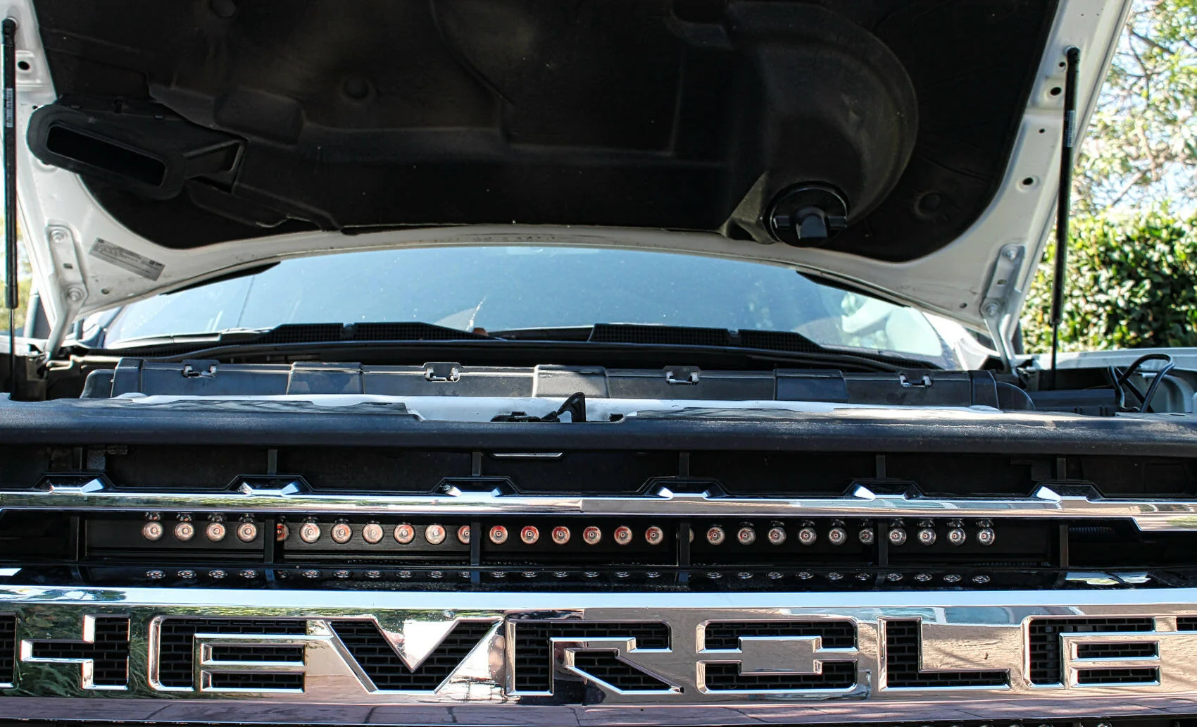 2020+ Chevrolet Silverado 2500/3500HD Single 30in Light Bar - Image 3